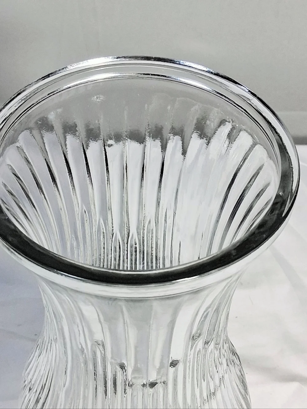 1950's Era Hoosier Glass Vintage Engraved Swirl Vase